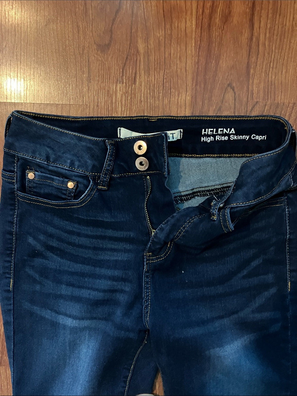 !iT Helena High Rise Skinny Capri
